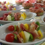 brochette-de-jambon-fume-et-crudites